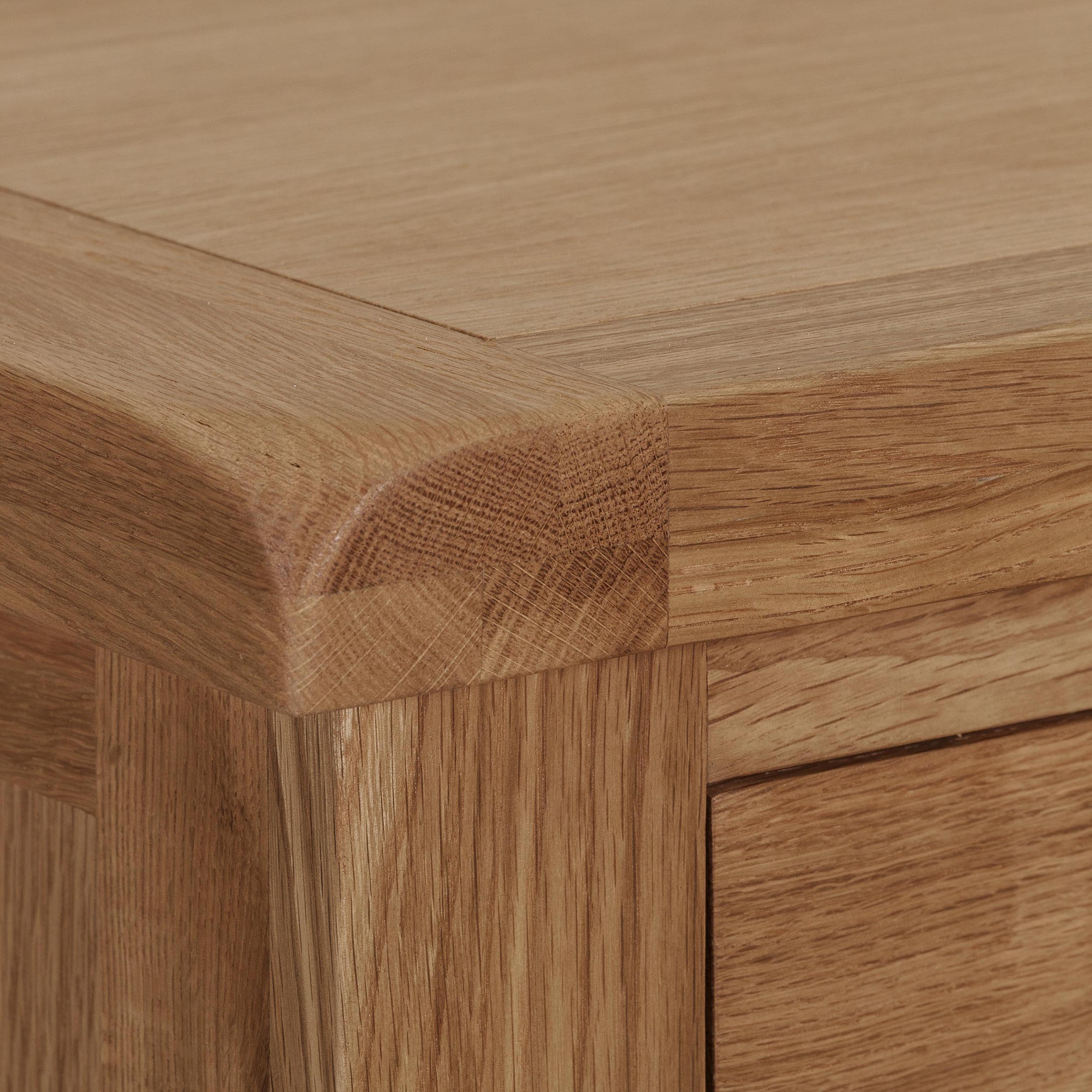 Cambridge Oak 2 Over 3 Chest Of Drawers - Image 6