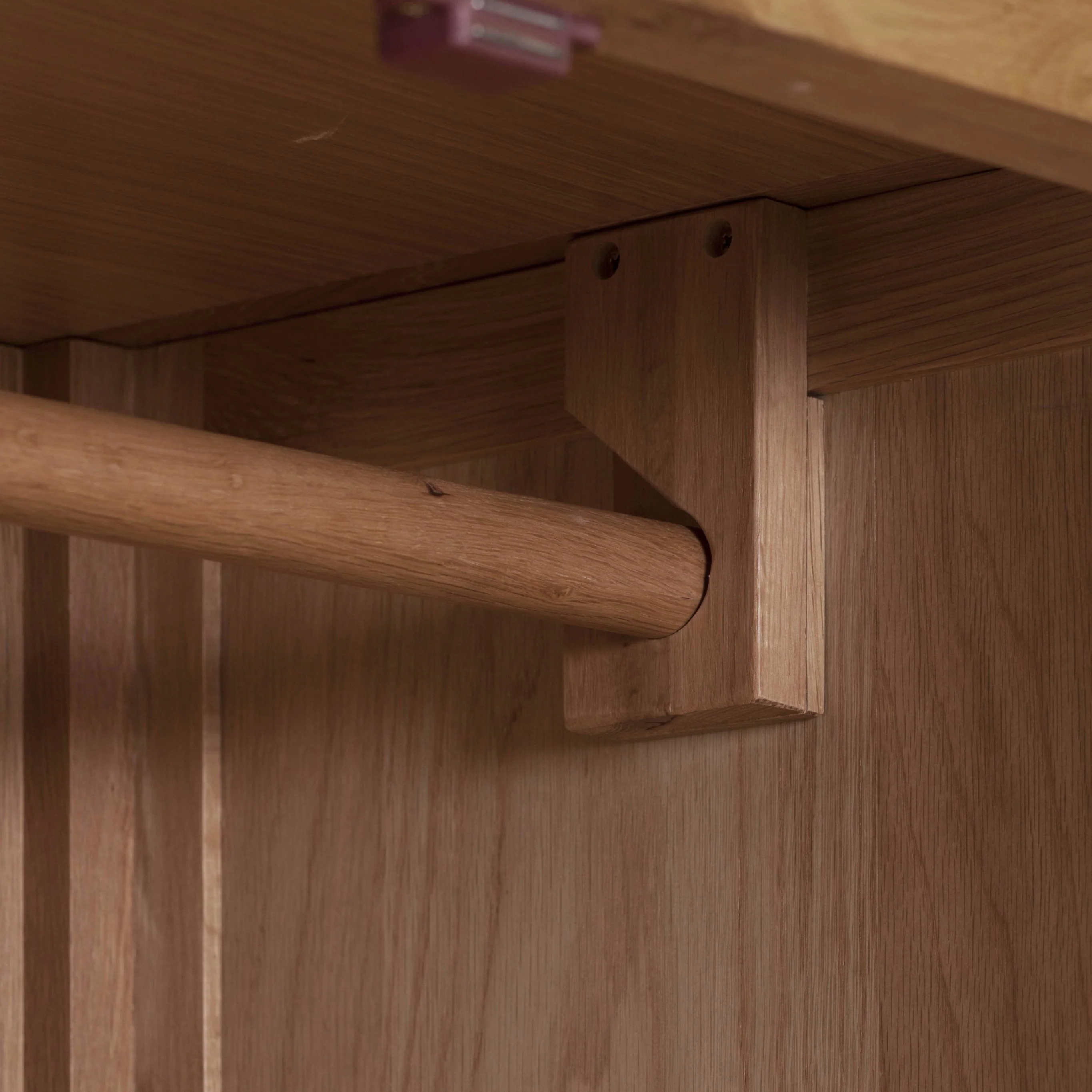 Cambridge Oak 3 Door 2 Drawer Wardrobe - Image 7