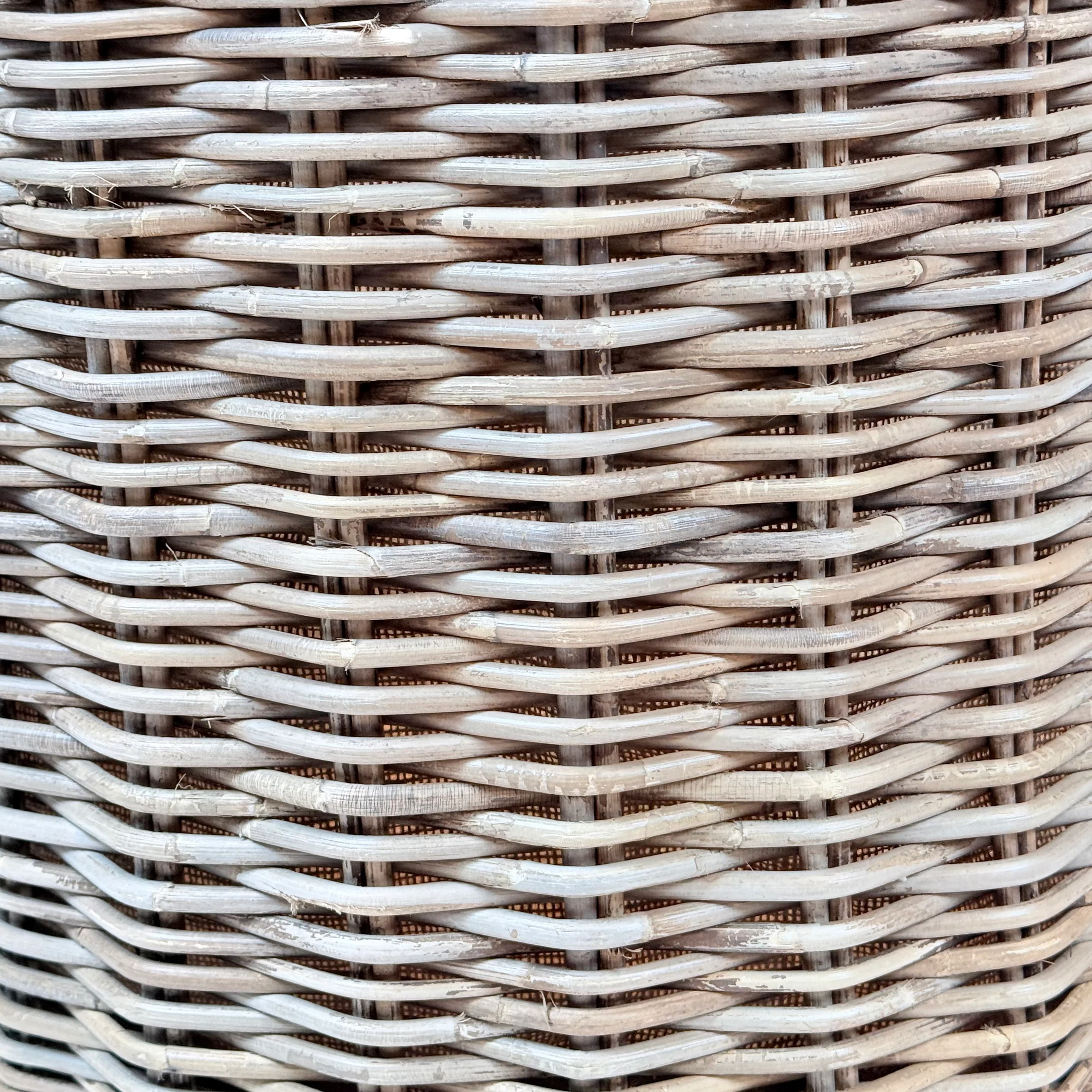 Chunky Round Rattan Basket | Medium - Image 4