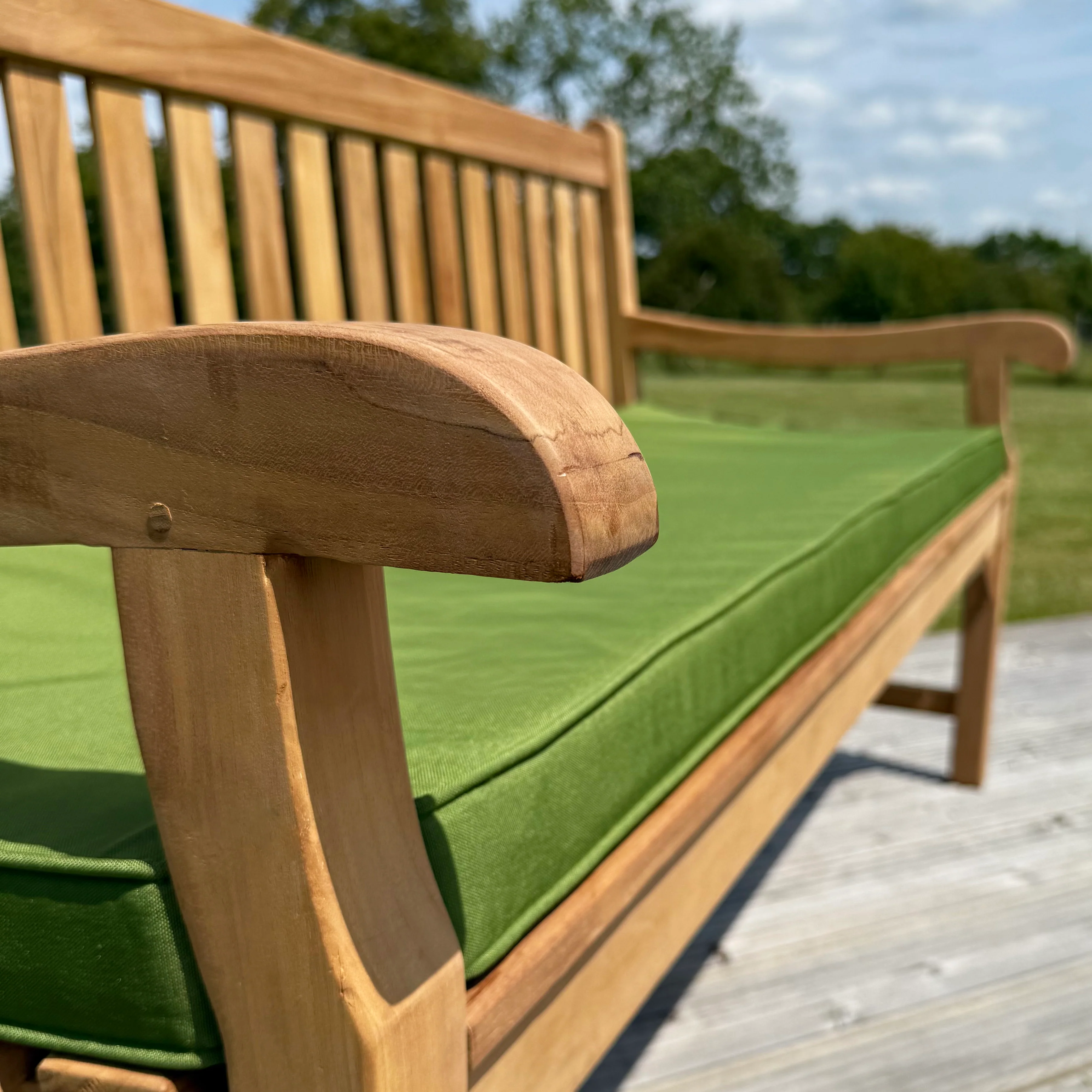 Hampton Large Teak Classic Garden Bench With Cushion - Image 6